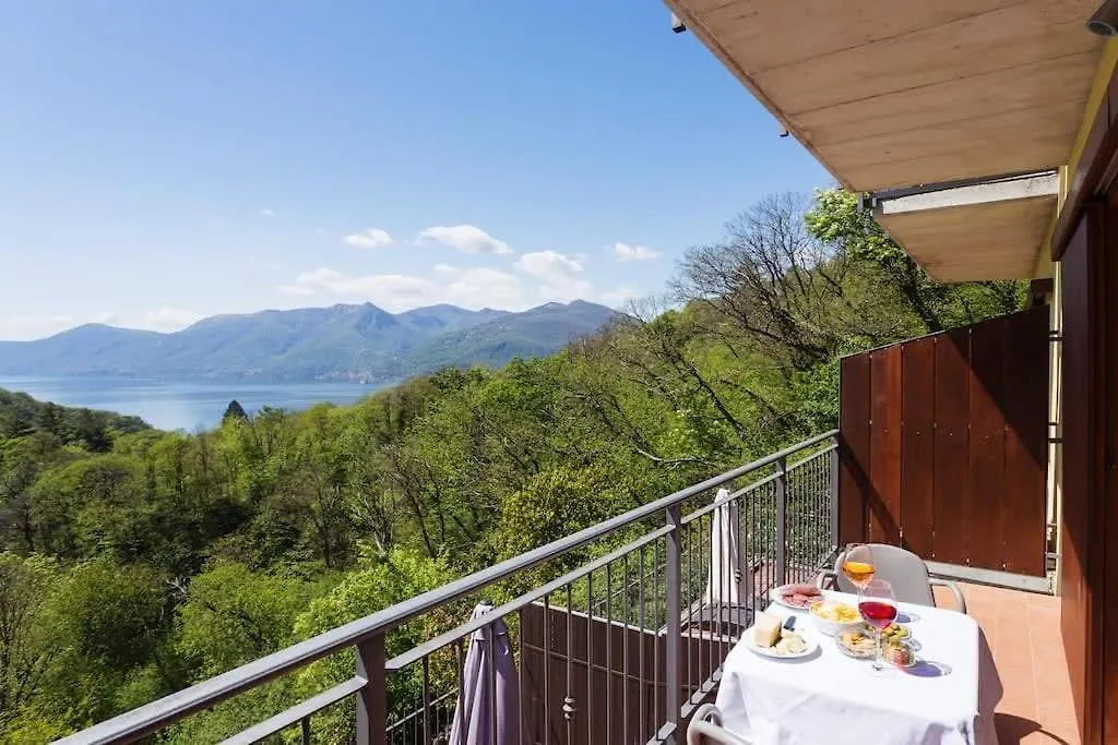 Italian Lakes Villa With Lake Views Dumenza 0*,  Ιταλία