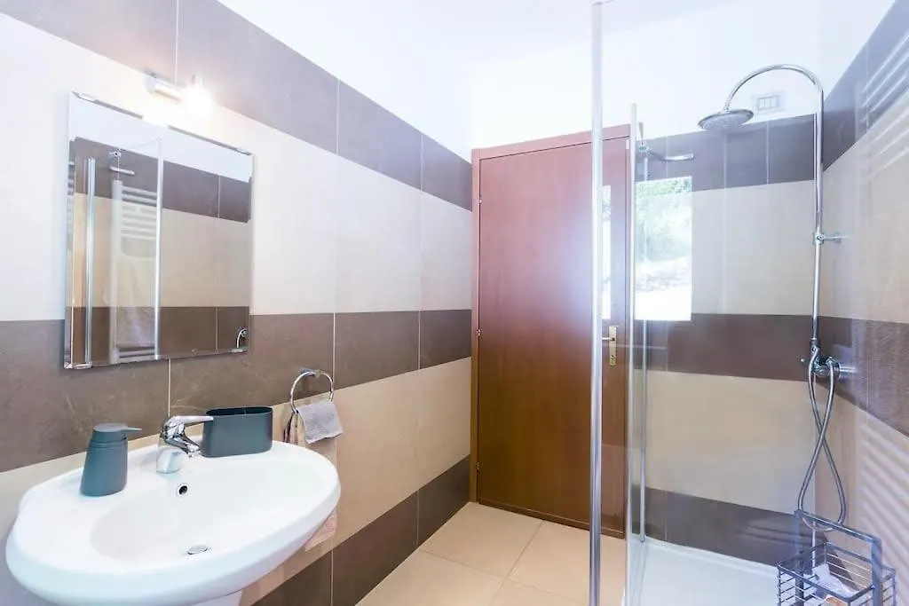 Italian Lakes Villa With Lake Views Dumenza 0*,